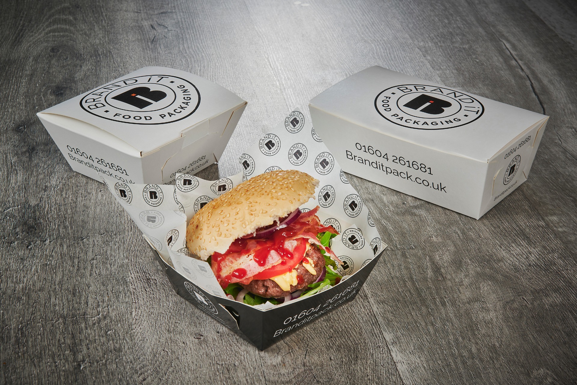 Flat pack, branded burger boxes and trays